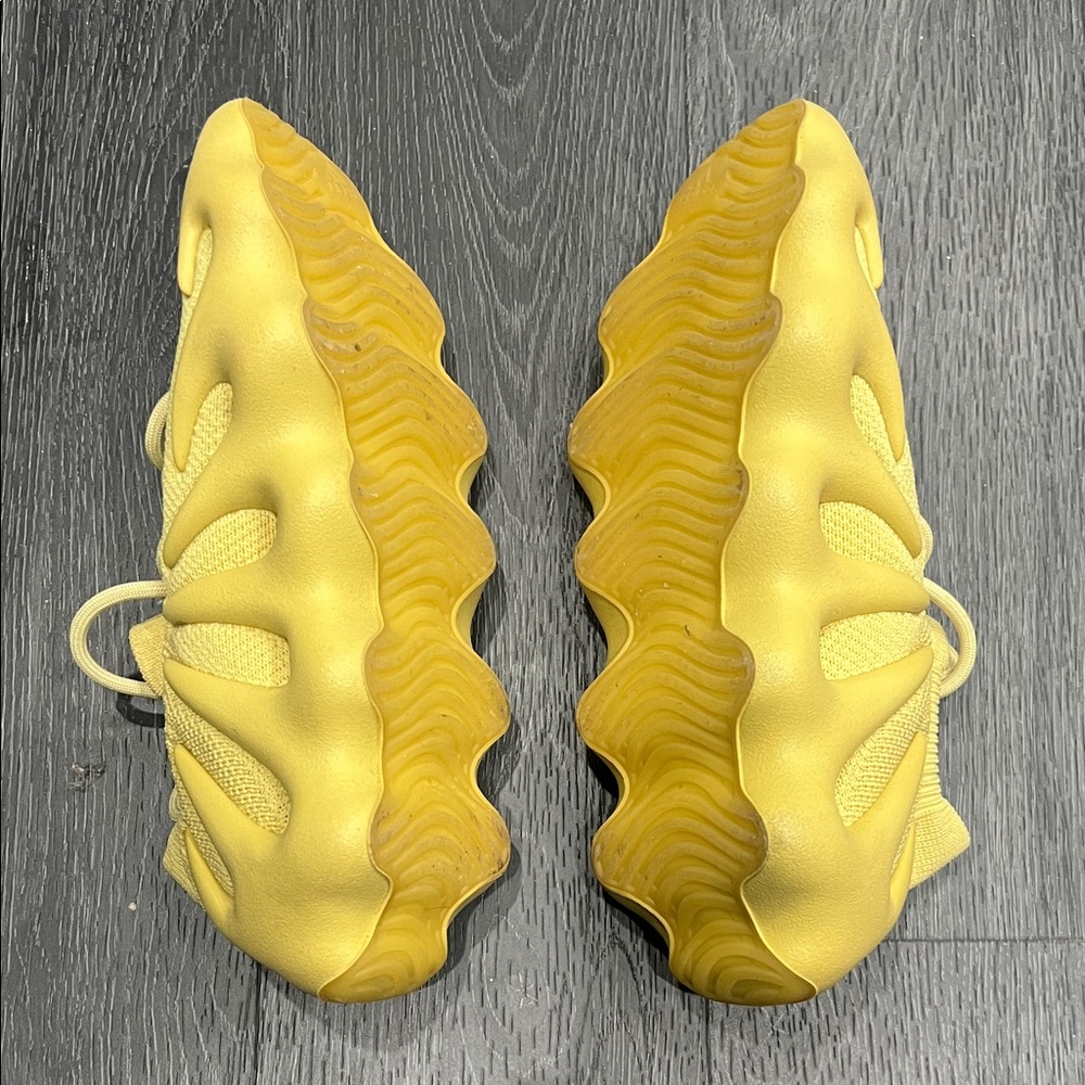 Yezzy 450 size 8 Worn 1 time - Picture 2 of 3